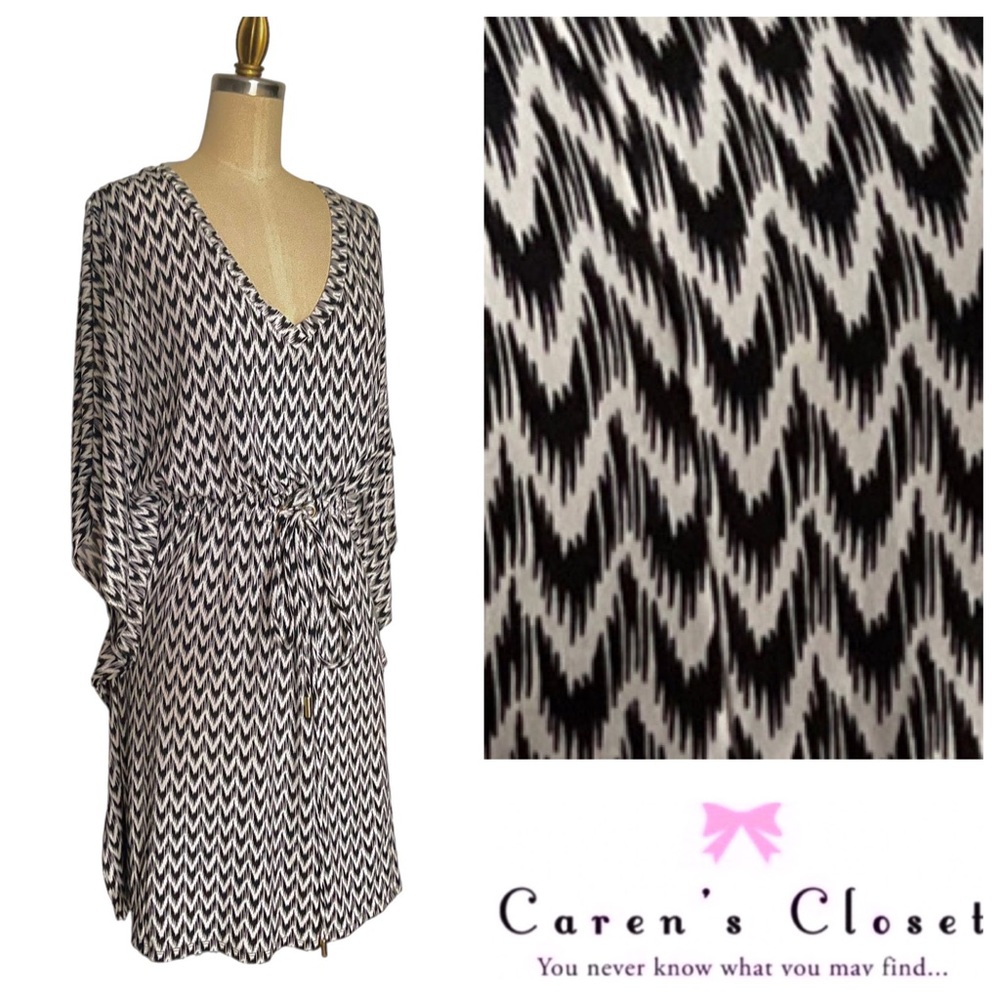 Calvin Klein Black & White Chevron Print Butterfly Sleeve Dress / Tunic.